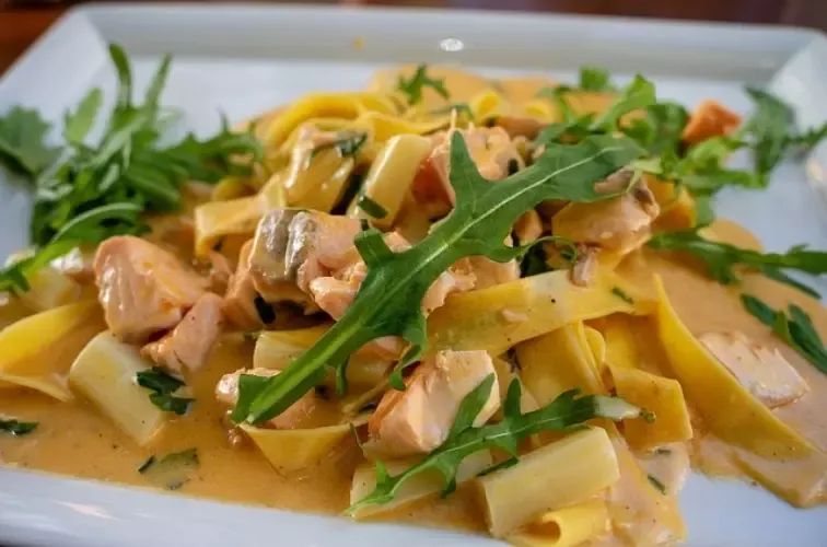 Pasta mit Lachs italienisch Titelbild