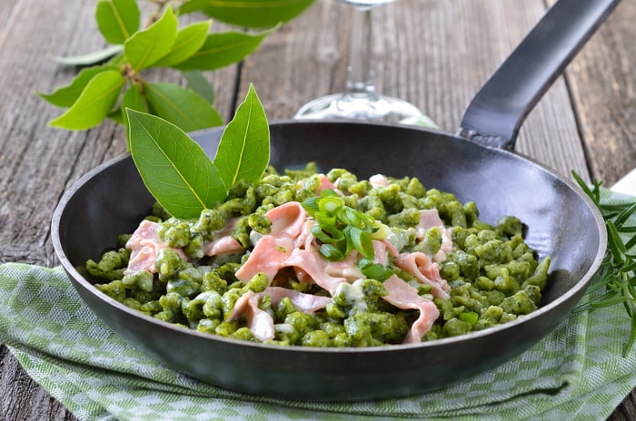 Spinatspätzle mit Sahne-Sauce